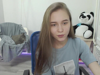 littlebabu01 Appetizing bitch dancing a beautiful striptease