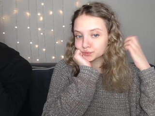 lilkrystal demonstratively masturbating on cam