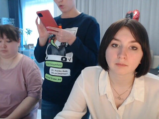 ann_mikky vicious bitch tightly stretches her pussy