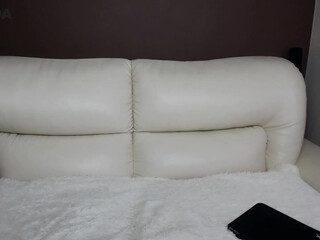 adriana mature mare recklessly caresses pussy