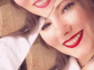 brookesawyer luxurious slut masturbates shaved pussy