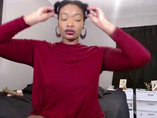 amyknightington busty babe massages pussy