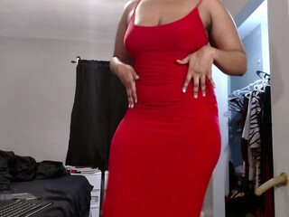 amyknightington marvelous babe shows off a gorgeous bosom