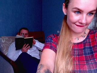 0nly_funs loves to cum on camera