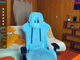 tokyo_schoolgirl_ gorgeous brunette girl passionately sucks dildo