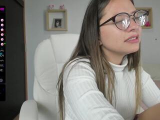 stephanie busty maiden posing in stockings