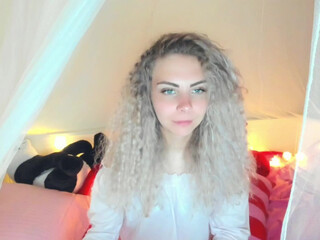 shy_nancy gorgeous slut in oil