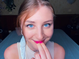 evalanis beauty fucks her holes with dildos