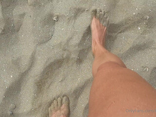 katy hartlova beautiful  cam girl  plays with sex toy