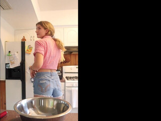 AddMia.com sexy chicks are naughty