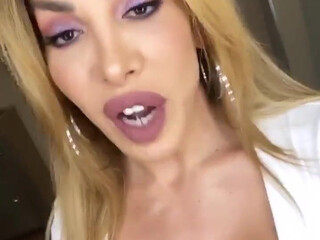 Eva Paradis Busty lady