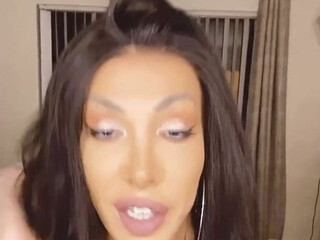 Eva Paradis Obstinate chick