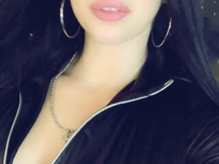 Mistress Karina Dark haired curva
