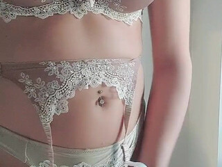 Elisha Shelly aka elishashelly plump bitch creases her boobs