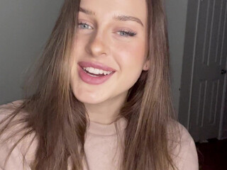 AlexiaXRae  cam girl  masturbates shaved vagina