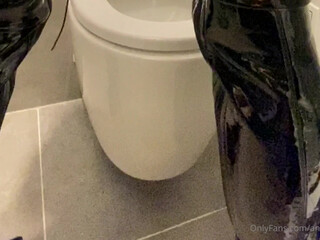 Anastasia Penny skinny bitch jerks pussy with dildo