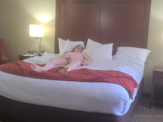 Sabina Steele the stubborn tigress relaxes in all ways.