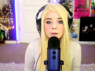 thegoldengoddes in uniform