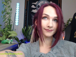 Violet Weatherbee babe undressed and started jerking off