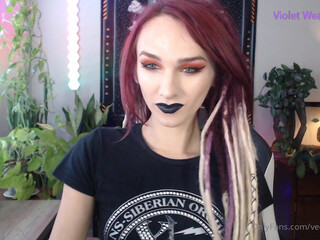 Violet Weatherbee bbw fondles her cunt and nipples