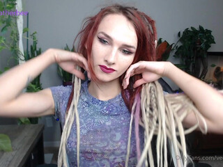 Violet Weatherbee graceful bitch masturbates pussy