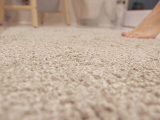 Lilu Moon spectacular slut strokes her clit