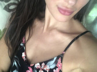 Lilu Moon hot brunette girl passionately jerks off her cunt