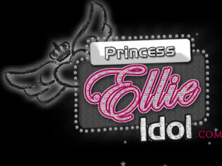 Ellie Idol Short haired