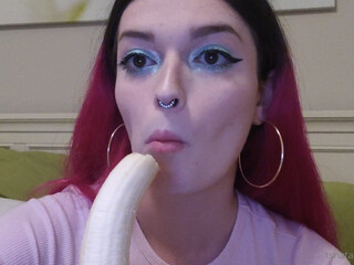 Natalie Stone obstinate queen jerking off her cunt