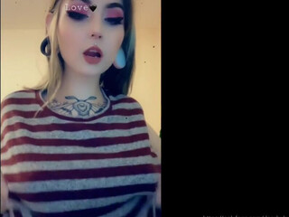 deerbxby onlyfans chic hot striptease