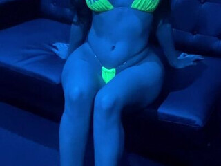 OnlyFans_Juanita_Belle cute bitch bares shaved holes