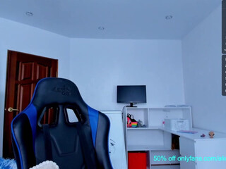 _timeless_paradox busty bitch fucks her shaved pussy