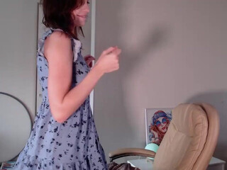 jennycutey beauty in stockings fucks with phallus