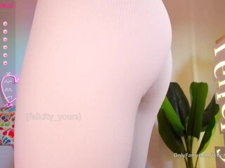 felicity_yours hitachi