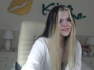 erika__fox great girl fucks shaved cunt