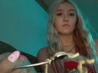 cherryluvr86 busty jerk off