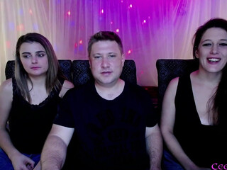 cee4u2nv sexy chica in the kitchen