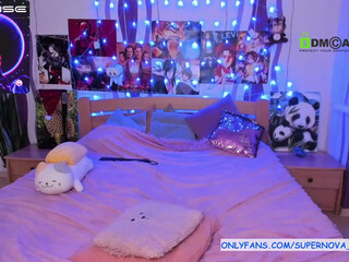 danikanappi hot lady plants hand in anus