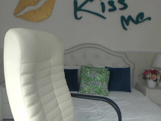 erika__fox naughty lady passionately masturbating cunt