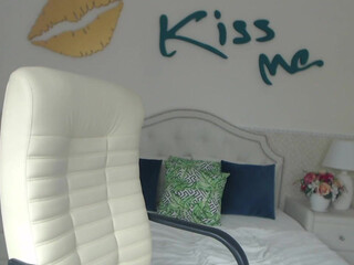 erika__fox cute slut caresses the vagina with fingers