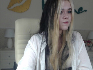 erika__fox busty slut fucks her cunt with a sex toy