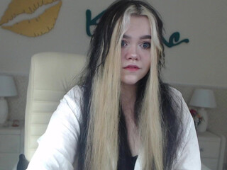 erika__fox insatiable slut fucks two holes