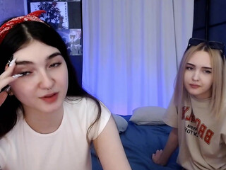 bed_of_love busty woman posing in panties