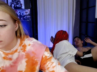 bed_of_love Luxurious mare