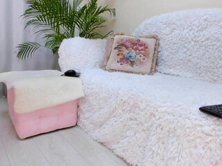 angelqueen1 naughty skin posing in lingerie