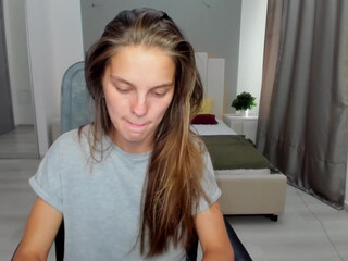 angela__boom incredible bitch shows off her delicious ass.