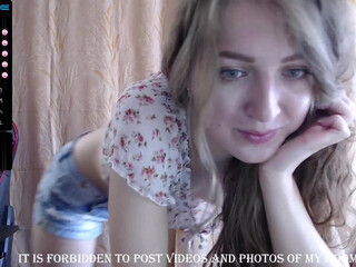 amberstr skinny beauty jerks off in her shower