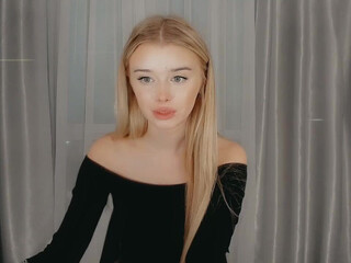 vallovecb excellent body gives pussy