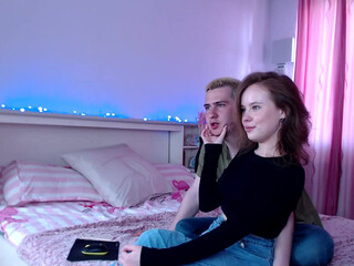 sweet_oh sultry slut fucks her pussy