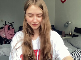 strawberryjamx beauty fucks with a rubber doll